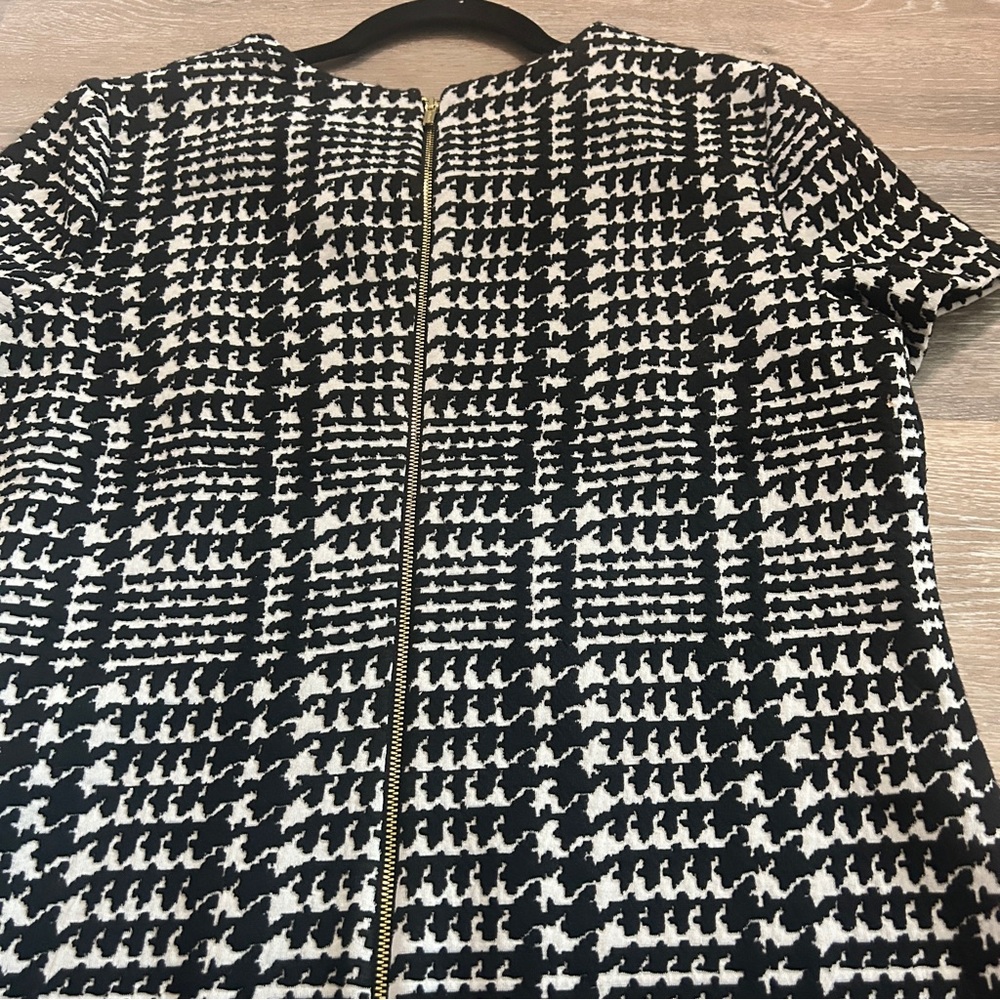 Calvin Klein Black and White Sheath Mini Dress Crew Neck - Picture 8 of 13